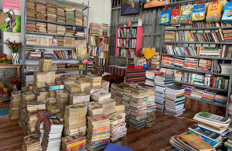 Sách Xưa - Cửa hàng sách cũ ở Đường Láng uy tín với hàng vạn đầu sách quý